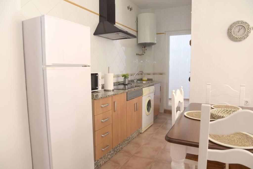 Apartamento Elena - Solo Familias Y Parejas Conil De La Frontera Exterior foto