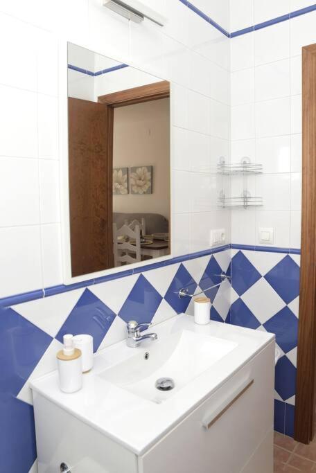 Apartamento Elena - Solo Familias Y Parejas Conil De La Frontera Exterior foto