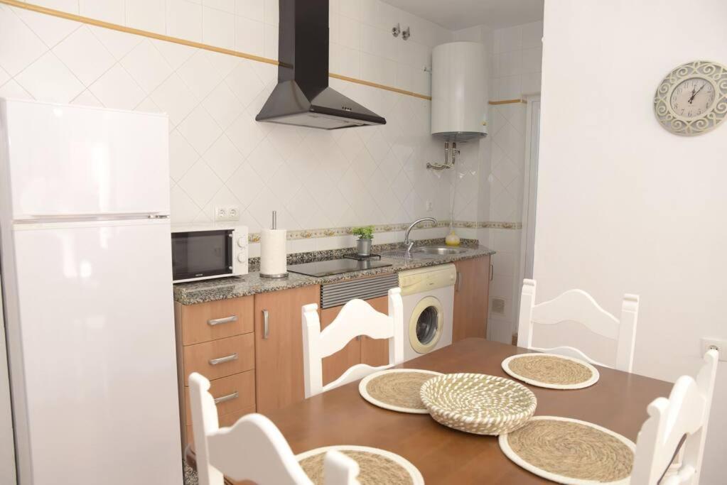 Apartamento Elena - Solo Familias Y Parejas Conil De La Frontera Exterior foto